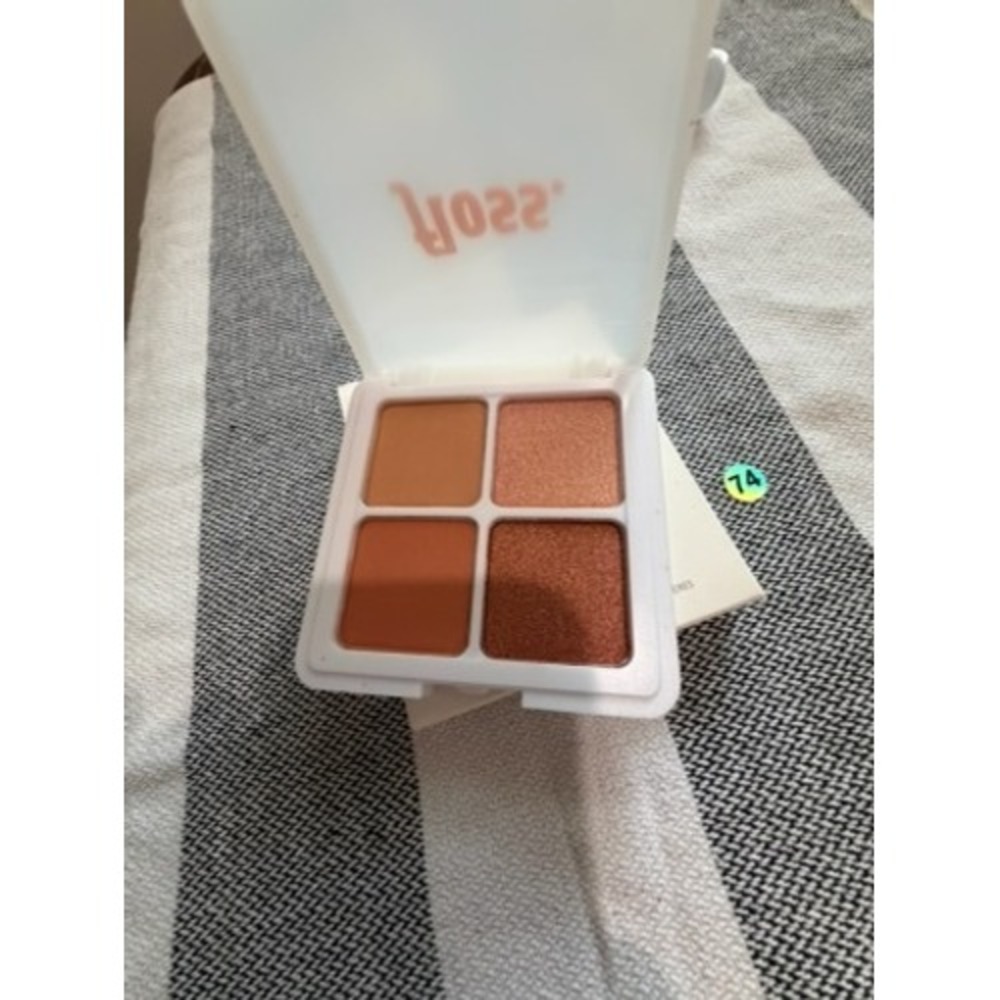 Floss Beauty The Eyeshadow Squad Just Peachy 4-Pan Palette Matte Shimmer New
